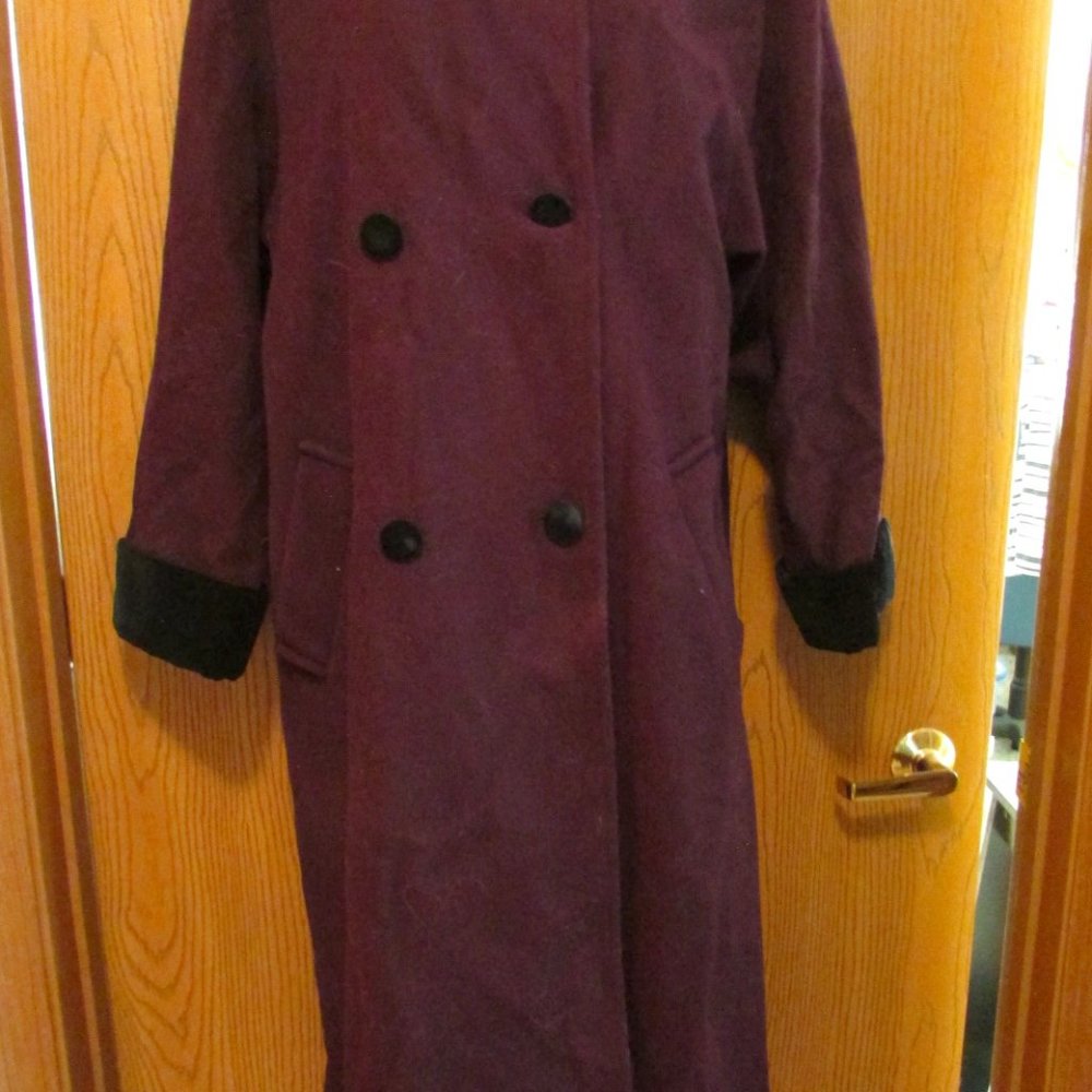 LADIES WOOL WINTER COAT  SIZE 8